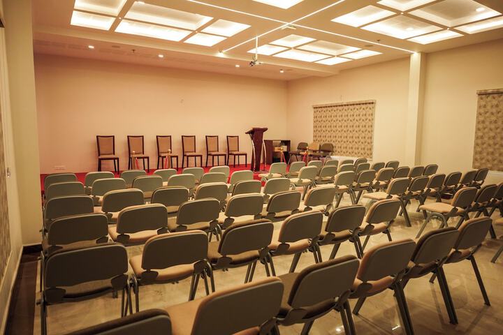 Ballroom/Hall 10 of 14