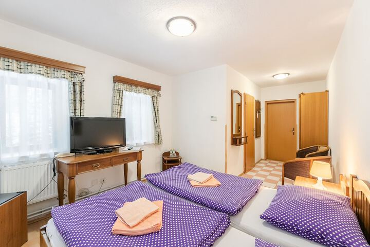 Room 44 of 128