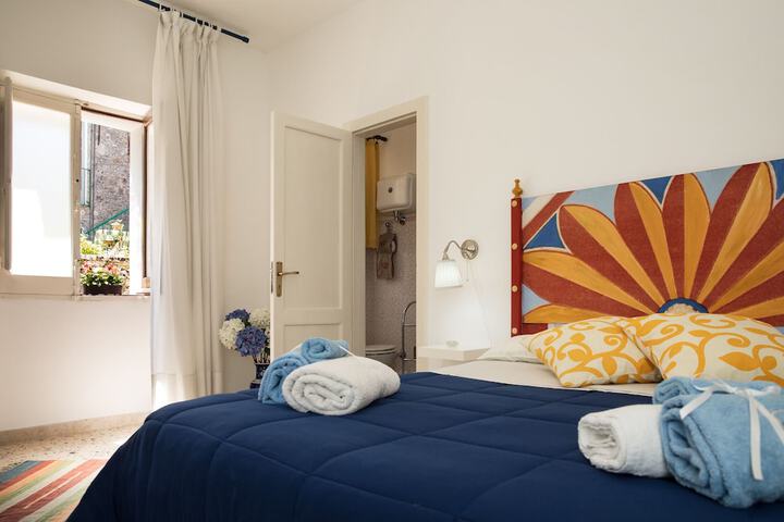 Room 45 of 79