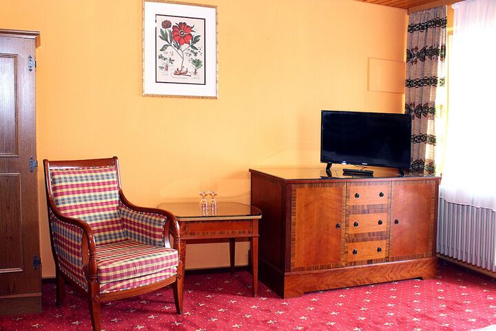 Room 9 of 42
