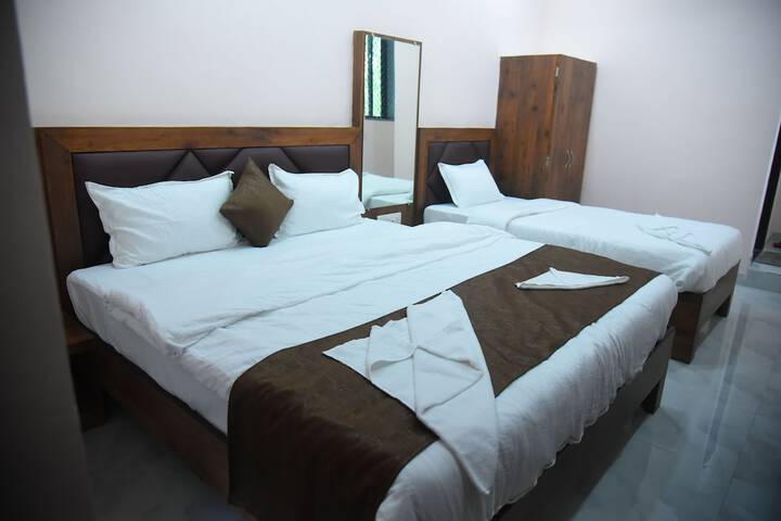 Room 18 of 33