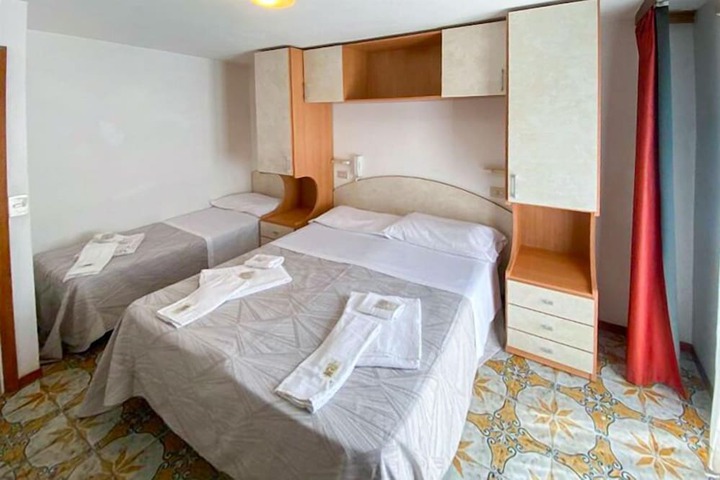 Room 41 of 108