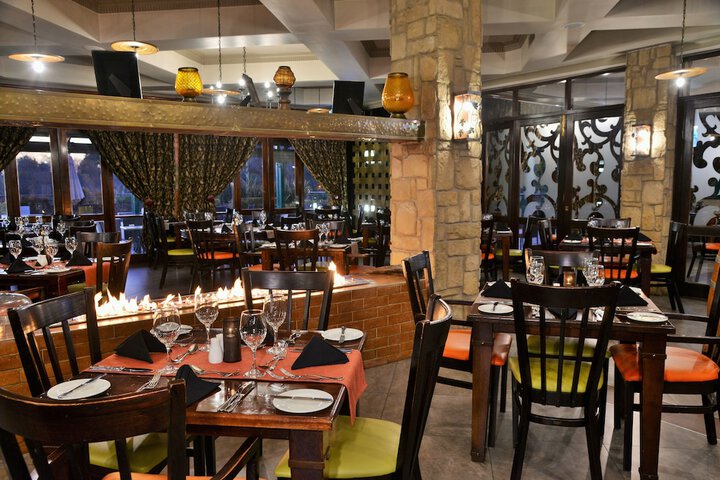 Dining 71 of 156