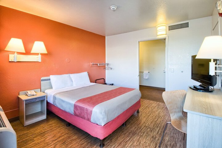 Room 19 of 52