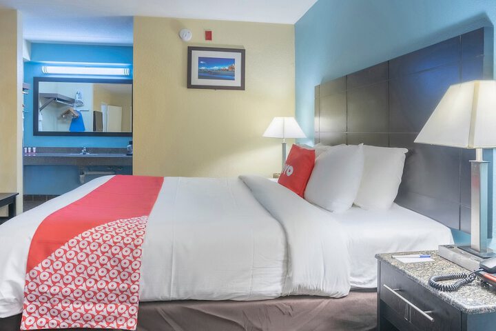 1 King Bed (16 of 29)