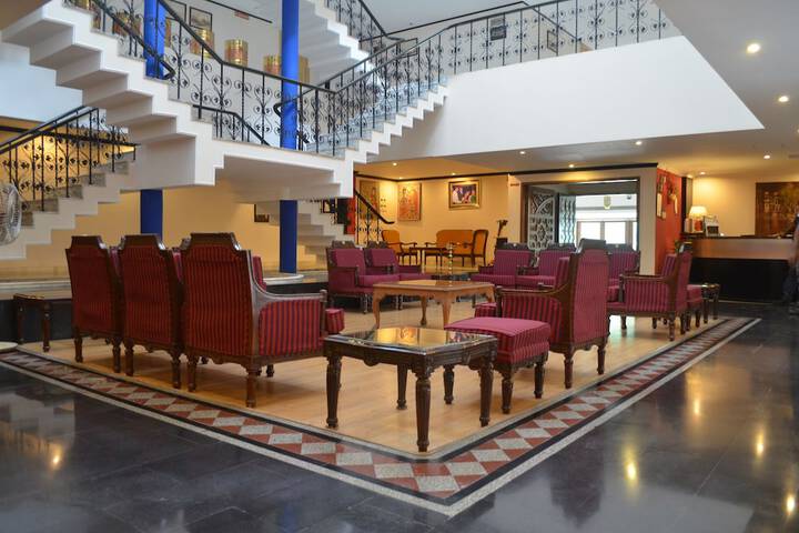 Entrance & Lobby