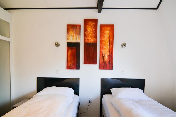 Room 12 of 42