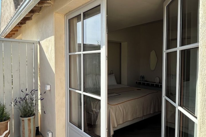 Room 19 of 108
