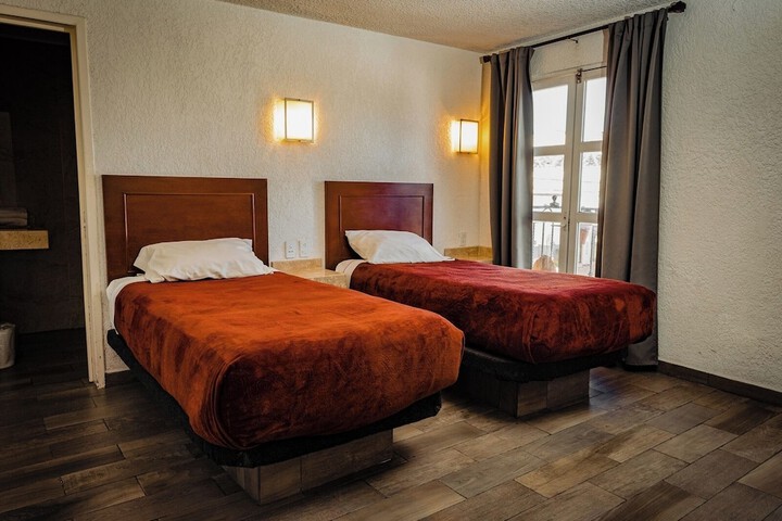 Room 3 of 55