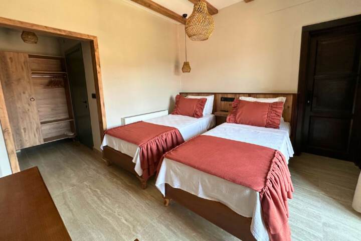 Room 8 of 20