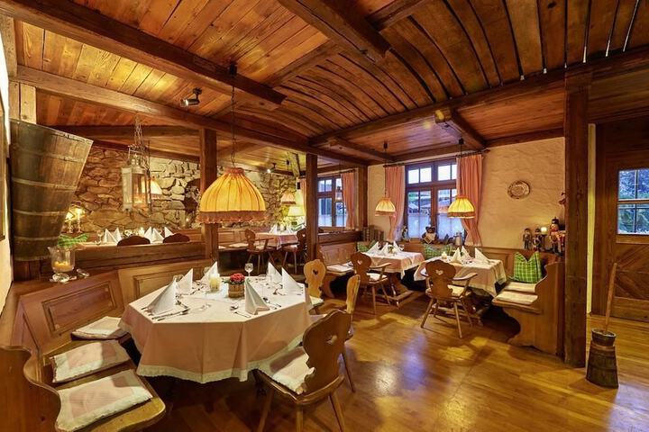 Dining Photos