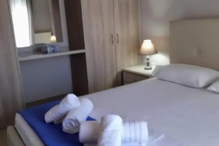 Room 2 of 11