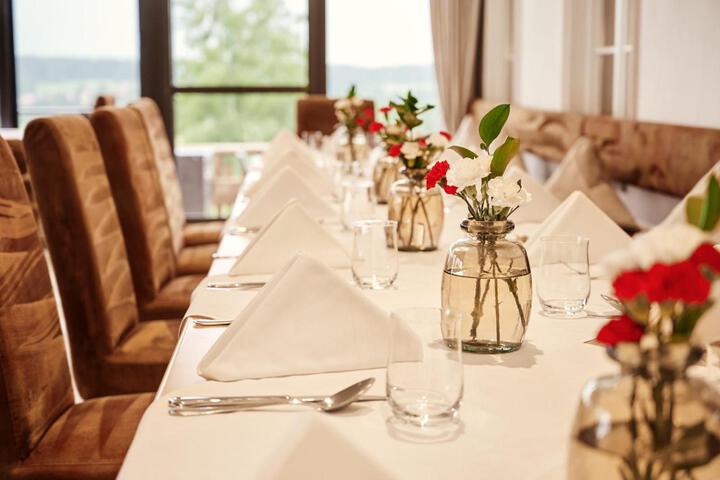 Dining 55 of 78