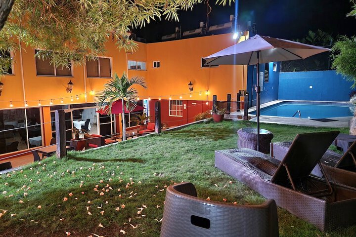 Altamont West Hotel