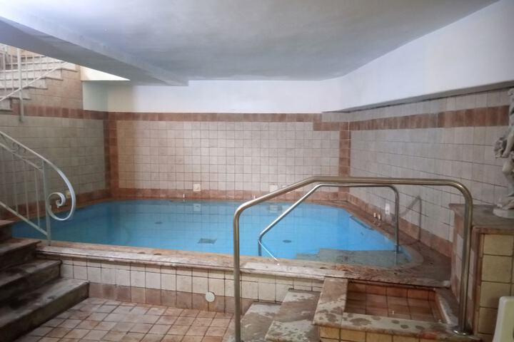 Pool 33 of 71