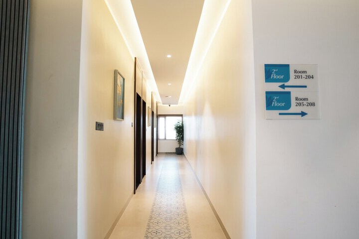 Ballroom/Hall 15 of 18