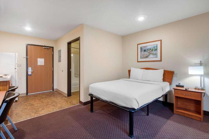 Double Accessible Queen Size Bed (19 of 19)