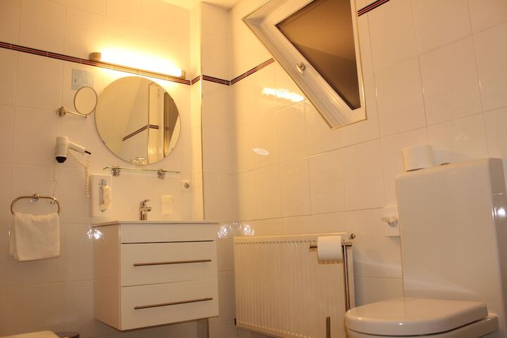 Room 30 of 50