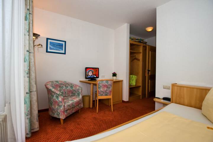 Room 7 of 52
