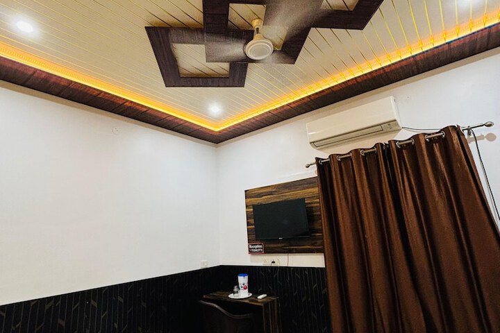 Room 16 of 28
