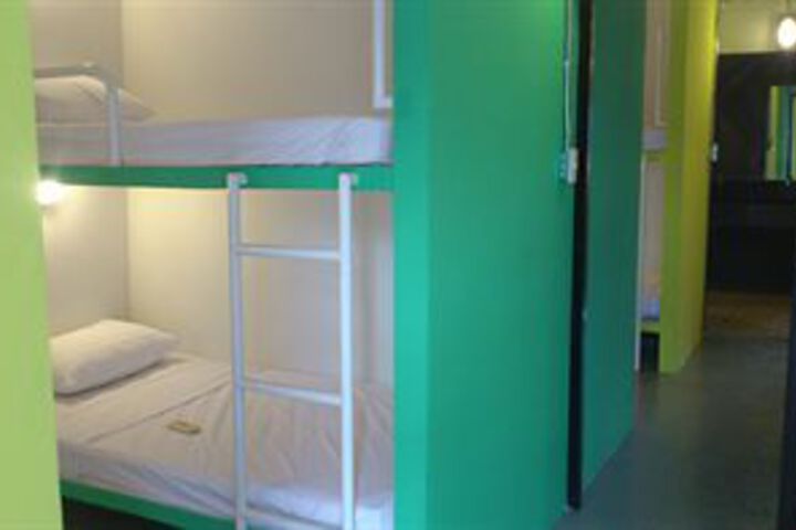 Room 25 of 38