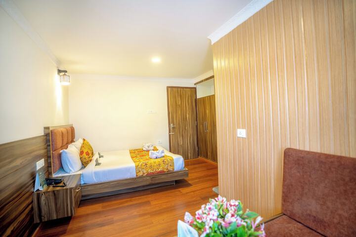 Room 25 of 34