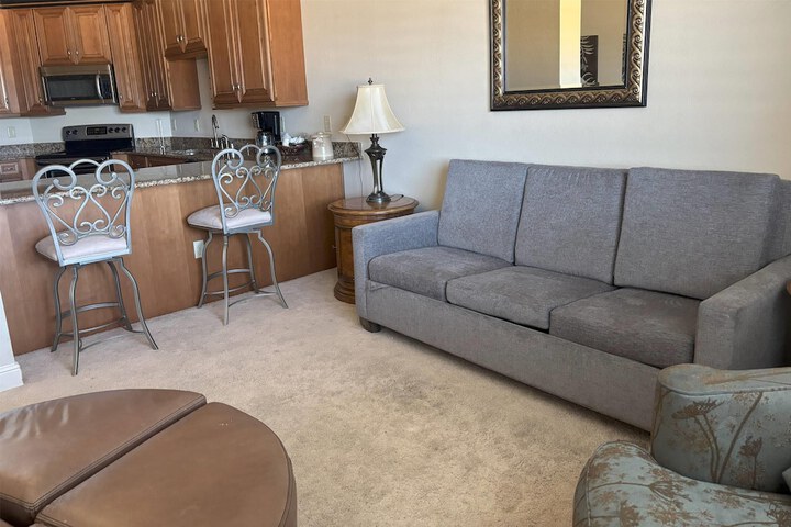 Room 12 of 32