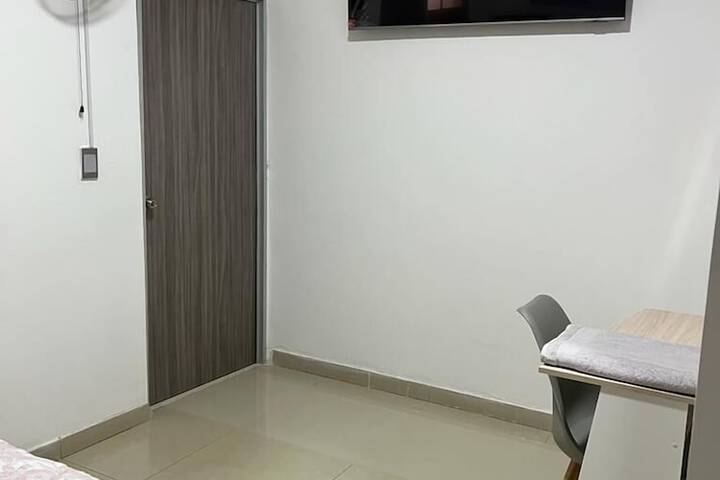Room 9 of 36