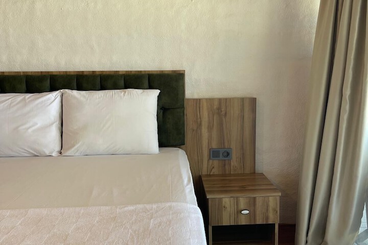 Room 4 of 34