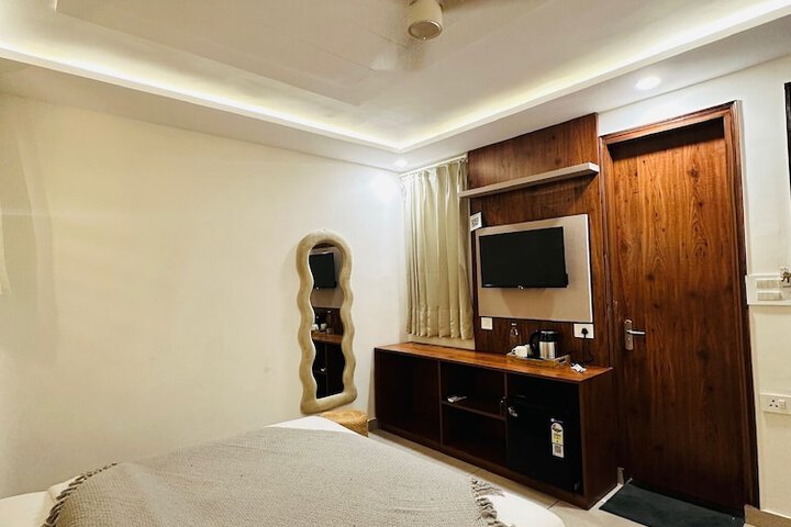 Room 26 of 35