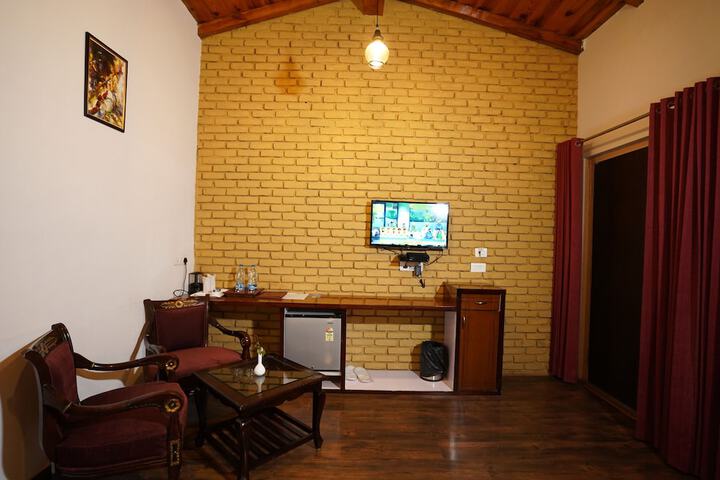Room 9 of 33