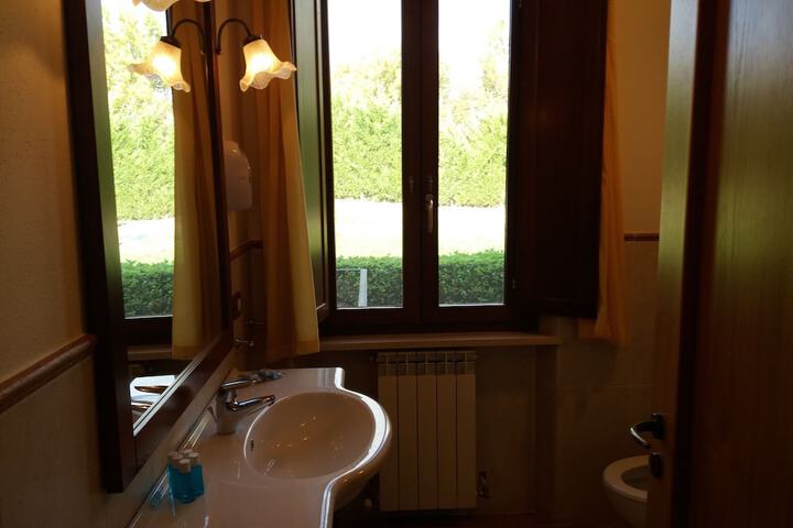 Room 29 of 84