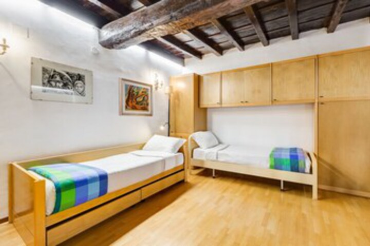 Room 14 of 35