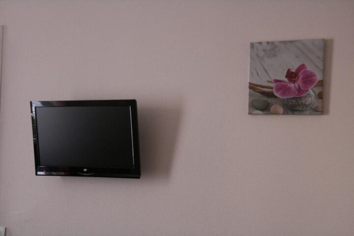 Room 12 of 27