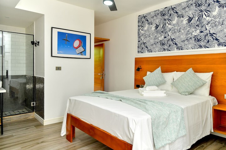 Room 3 of 22