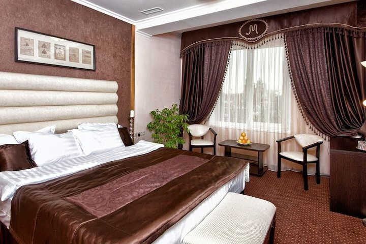 Room 9 of 36
