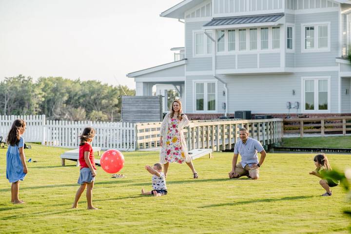 Children's play area - outdoor