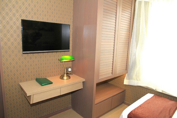 Room 11 of 46