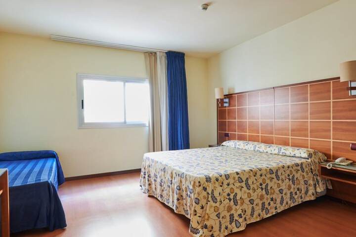 Room 26 of 186