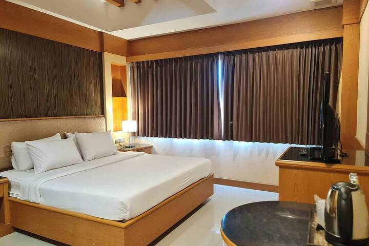 Room 9 of 40