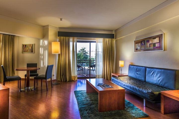 Room 12 of 49