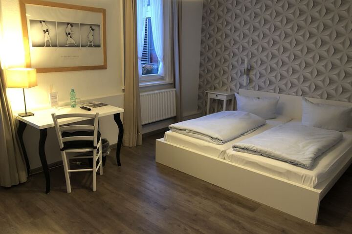 Room 12 of 22