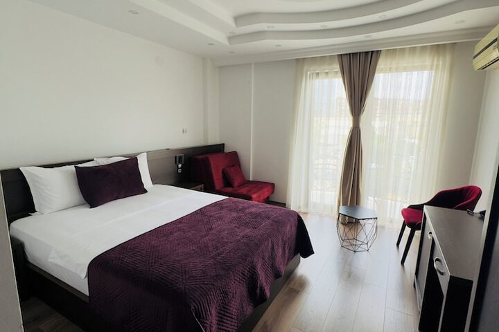 Room 8 of 40