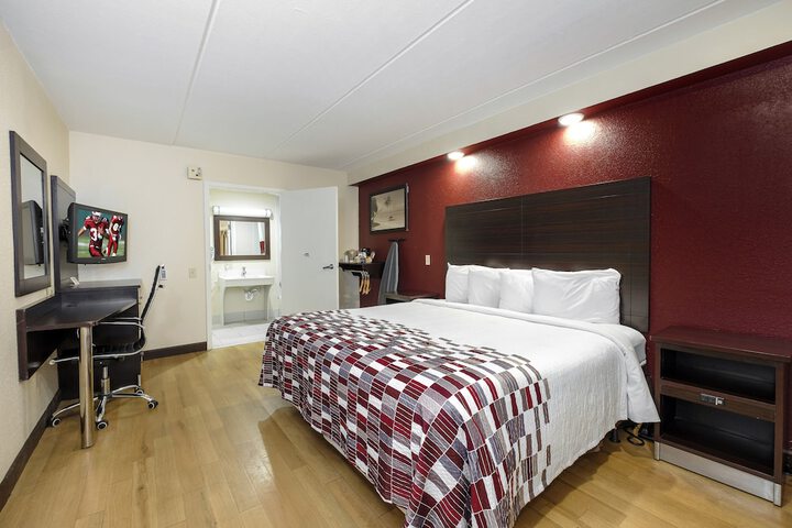 1 King Bed (19 of 21)