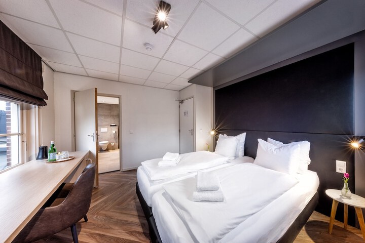 Room 4 of 51