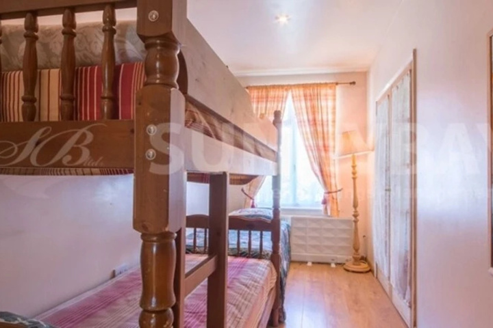 Room 3 of 7