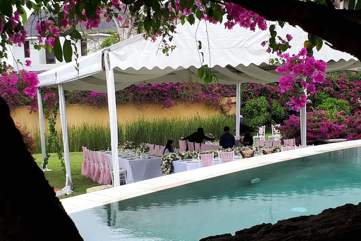 Pool Hotel