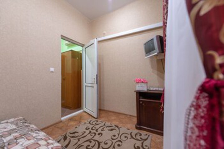 Room 28 of 47