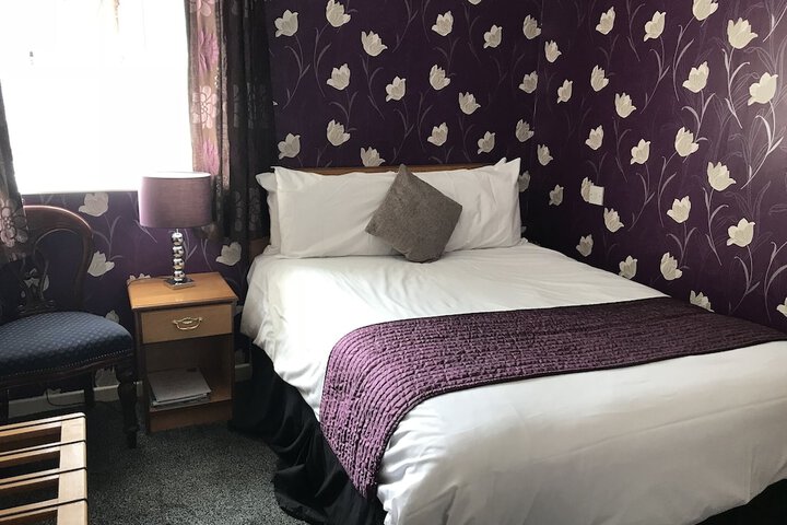 Room 3 of 49