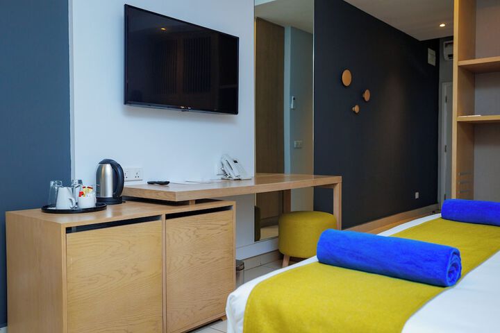 Room 4 of 27